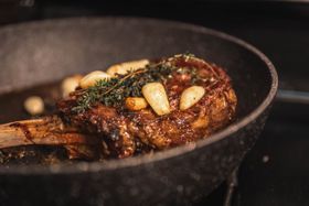 cote-agneau-parmesan-pignon-persil
