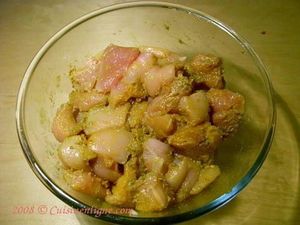 Poulet aux champignons, au lard et aux épices