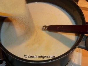 Semoule au lait à la fleur d'oranger