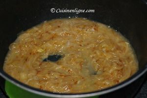 Soupe à l'oignon gratinée