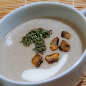 veloute-onctueux-aux-champignons-de-paris-par-laure